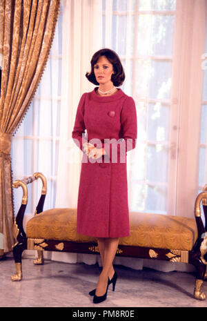 Studio Pubblicità ancora da 'Jacqueline Bouvier Kennedy' Jaclyn Smith circa 1981 Tutti i diritti riservati Riferimento File # 31713115THA per solo uso editoriale Foto Stock