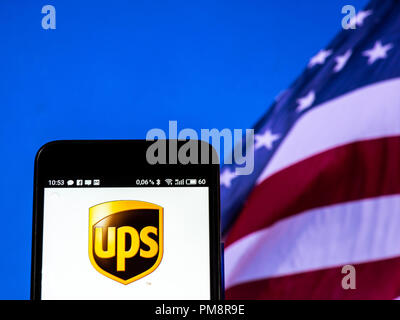 United Parcel Service (UPS) visto il logo visualizzato su un telefono intelligente. Foto Stock