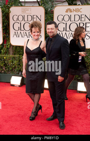 Lorraine Ashbourne e Andy Serkis frequentare la sessantanovesima Annuale di Golden Globe Awards presso il Beverly Hilton di Beverly Hills, CA domenica 15 gennaio, 2012. Foto Stock