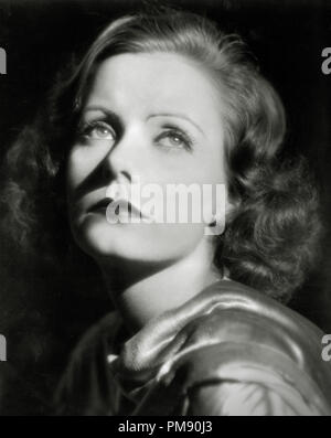 (Archival Classic Cinema - Greta Garbo retrospettivo) Greta Garbo, circa 1928 Riferimento File # 31523 003THA Foto Stock
