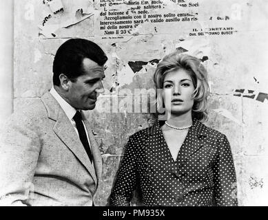 Gabriele Ferzetti e Monica Vitti in "L'avventura' 1960 Riferimento File # 31537 435 Foto Stock