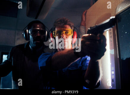 Studio Pubblicità ancora da "Arma letale' di Danny Glover, Mel Gibson © 1987 Warner Tutti i diritti riservati Riferimento File # 31697187THA per solo uso editoriale Foto Stock