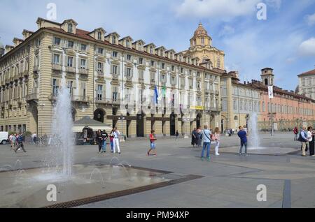 Torino (Torino), Hauptstadt der Regione Piemonte, Nord-Italien: Vor dem Palazzo Reale Foto Stock
