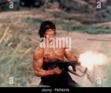 Studio Pubblicità ancora da 'Rambo: primo sangue Parte II' Sylvester Stallone © 1985 Tri-Star Tutti i diritti riservati Riferimento File # 31703132THA per solo uso editoriale Foto Stock