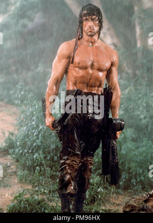 Studio Pubblicità ancora da 'Rambo: primo sangue Parte II' Sylvester Stallone © 1985 Tri-Star Tutti i diritti riservati Riferimento File # 31703134THA per solo uso editoriale Foto Stock