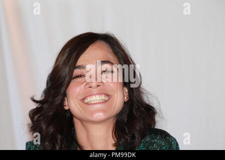 Alice Braga "Elysium' Portrait Session, 20 aprile 2013. La riproduzione da parte di American tabloid è assolutamente vietato. Riferimento al file # 31939 013CCR per solo uso editoriale - Tutti i diritti riservati Foto Stock