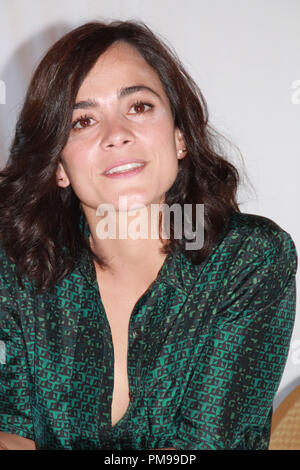 Alice Braga "Elysium' Portrait Session, 20 aprile 2013. La riproduzione da parte di American tabloid è assolutamente vietato. Riferimento al file # 31939 015CCR per solo uso editoriale - Tutti i diritti riservati Foto Stock