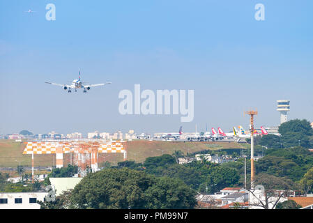 Sao Paulo, Brasile, maggio 26, 2018: il traffico aereo all'aeroporto di Congonhas in Sao Paulo Foto Stock