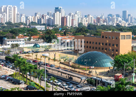 Sao Paulo, Brasile, maggio 26, 2018: vista aerea del nuovo e moderno Eucalipto stazione della metropolitana in Sao Paulo Foto Stock