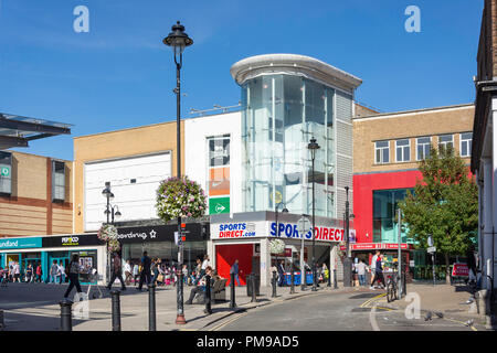 High Street, Uxbridge, London Borough of Hillingdon, Greater London, England, Regno Unito Foto Stock