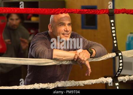 Niko (Bas Rutten) orologi Scott Voss come egli treni in Columbia Pictures' qui arriva il braccio. Foto Stock