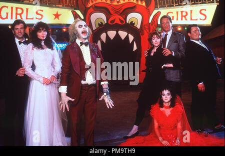 Studio Pubblicità ancora da "Beetlejuice' Alec Baldwin, geena Pagina Davis, Michael Keaton, Winona Ryder, Catherine O'Hara, Jeffrey Jones, Glenn Shadix © 1988 Warner Tutti i diritti riservati Riferimento File # 31694349THA per solo uso editoriale Foto Stock