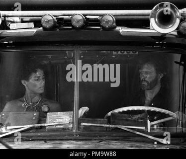 Studio Pubblicità ancora da "Convoglio' Ali MacGraw, Kris Kristofferson © 1978 Gli artisti uniti tutti i diritti riservati Riferimento File # 31720202THA per solo uso editoriale Foto Stock