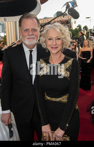 Taylor Hackford e attrice Helen Mirren frequentare il settantesimo Annuale di Golden Globe Awards presso il Beverly Hilton di Beverly Hills, CA domenica 13 gennaio, 2013. Foto Stock