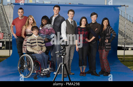 GLEE: McKinley High Glee's Club ritorna in GLEE su FOX. Foto di L-R: Mark Salling, Dianna Agron, Kevin McHale, Amber Riley, Cory Monteith, Matthew Morrison, Lea Michele Chris Colfer e Jenna Ushkowitz. Cr: Patrick Ecclesine/FOX Foto Stock