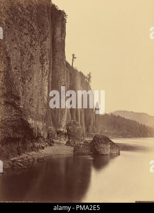 Capo Horn, Columbia River, Oregon. Data: 1867. Dimensioni: complessivo: 50,1 x 38,1 cm (19 3/4 x 15 in.). Medium: albume stampa dal collodio montato negativo sul cartone. Museo: National Gallery of Art di Washington DC. Autore: Carleton E. Watkins. Carleton Emmons Watkins. Foto Stock