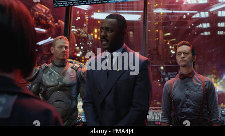 (L-r) MAX MARTINI come Herc Hansen, Idris Elba come raccoglitore Pentecoste e Clifton Collins JR. Come Ops Tendo Choi in sci-fi azione avventura 'Warner Bros Foto e immagini leggendarie Pacific Rim,' un Warner Bros Foto di rilascio. Foto Stock