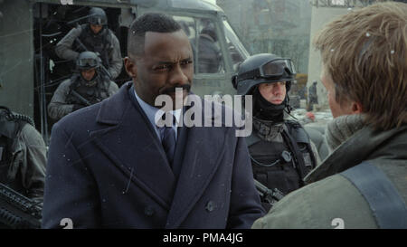 IDRIS ELBA come raccoglitore Pentecoste in sci-fi azione avventura 'Warner Bros Foto e immagini leggendarie Pacific Rim,' un Warner Bros Foto di rilascio. Foto Stock