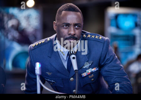 IDRIS ELBA come raccoglitore Pentecoste in sci-fi azione avventura 'Warner Bros Foto e immagini leggendarie Pacific Rim,' un Warner Bros Foto di rilascio. Foto Stock