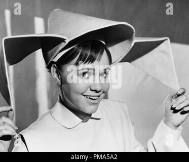 Studio Publicity STILL: "The Flying Nun" Sally Field circa 1968 file Reference # 32039 006THA Foto Stock