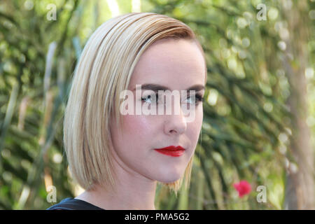 Jena Malone "la fame di giochi: la cattura del fuoco' Portrait Session, 8 novembre 2013. La riproduzione da parte di American tabloid è assolutamente vietato. Riferimento al file # 32.186 077CCR per solo uso editoriale - Tutti i diritti riservati Foto Stock