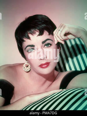 Elizabeth Taylor 1954 circa Riferimento File # 32263 303THA Foto Stock