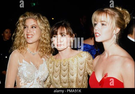 Tori Spelling, Shannon Doherty e Jenny Garth (cast di Beverly Hills 90210) circa 1991 © CCR /Hollywood Archivio - Tutti i diritti riservati Riferimento File # 31955 727CCR Foto Stock