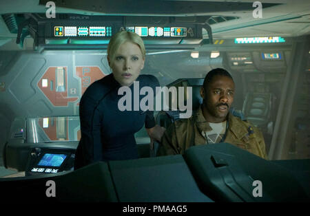 "Prometeo' 2012 ancora di Charlize Theron e Idris Elba Foto Stock