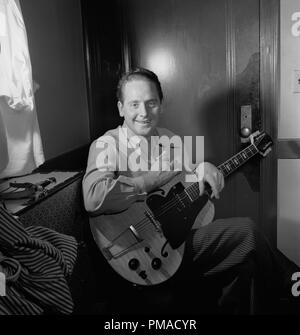 Ritratto di Les Paul, New York, N.Y., circa nel gennaio 1947. Foto di: William P. Gottlieb Riferimento File # 32368 517THA Foto Stock