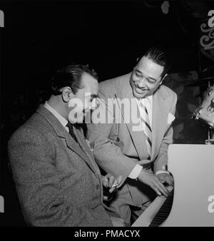 Ritratto di Django Reinhardt e Duke Ellington, Acquario, New York, N.Y., circa nov. 1946. Foto di: William P. Gottlieb Riferimento File # 32368 520THA Foto Stock