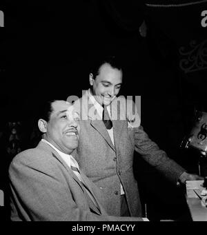 Ritratto di Django Reinhardt e Duke Ellington, Acquario, New York, N.Y., circa nov. 1946. Foto di: William P. Gottlieb Riferimento File # 32368 521THA Foto Stock