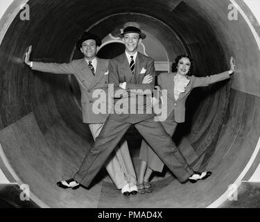 Fred Astaire, George Burns, Gracie Allen, 'una fanciulla in pericolo", 1937 RKO Riferimento File # 32368 631 THA Foto Stock