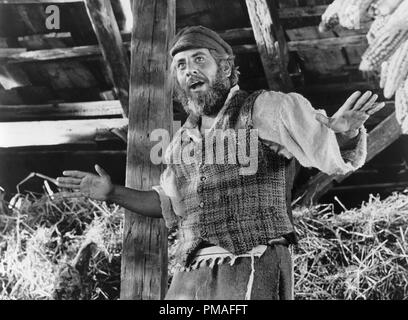 Chaim Topol in "Il violinista sul tetto", 1967 Riferimento File # 32633 572THA Foto Stock