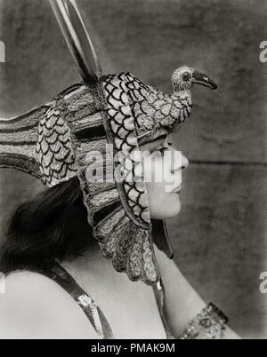 Theda Bara, "Cleopatra" 1917 Fox Riferimento File # 33300 340THA Foto Stock