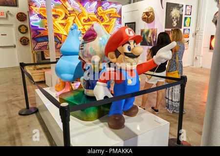 MIAMI, Stati Uniti d'America - 22 agosto 2018: pareti Wynwood Miami Super Mario. Wynwood è un quartiere di Miami, in Florida, noto per i suoi graffiti e arte di strada. Foto Stock