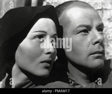 Luise Rainer, Paul Muni, "La Buona Terra' (1937) MGM Riferimento File # 33300 832THA Foto Stock