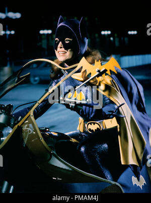 Yvonne Craig in carattere come Batgirl, "Batman' (1967) ABC Riferimento File # 33300 925THA Foto Stock