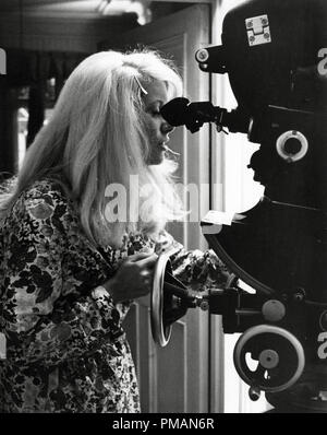 Film still/Pubblicità ancora di "REPULSIONE" Catherine Deneuve 1965 Cinema Collezione editori - Nessun rilascio - per il solo uso editoriale di riferimento del file # 33505 371THA Foto Stock