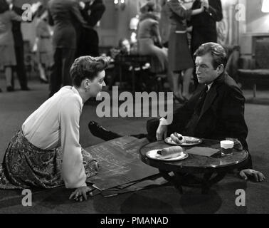 Film still/Pubblicità ancora di 'Adesso Voyager' Claude Rains, Bette Davis 1942 Warner Brothers Cinema Collezione editori - Nessun rilascio - per il solo uso editoriale di riferimento del file # 33505 465THA Foto Stock