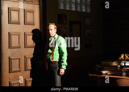 Saul Goodman (Bob Odenkirk) - Rottura Bad   Stagione 5, episodio 9 - Photo credit: Ursula Coyote/AMC Foto Stock