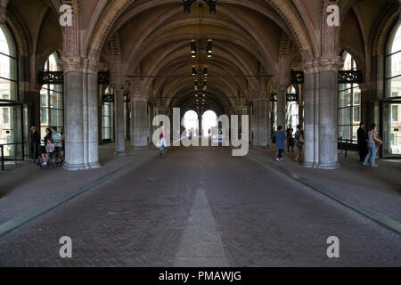 Rijksmuseum, edificio del XIX secolo che ospita capolavori dall'epoca aurea olandese e l'arte europea. Amsterdam, Paesi Bassi Foto Stock