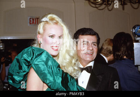 Jean Kasem e Casey Kasem circa 1983 Riferimento File # 32557 125THA Foto Stock