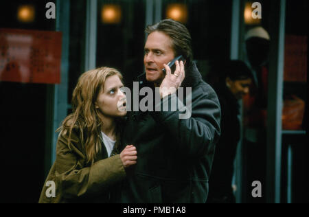 Michael Douglas e Brittany Murphy, "non dire una parola" (2001) Twentieth Century Fox Film Corporation Riferimento File # 33018 059THA per solo uso editoriale - Tutti i diritti riservati Foto Stock