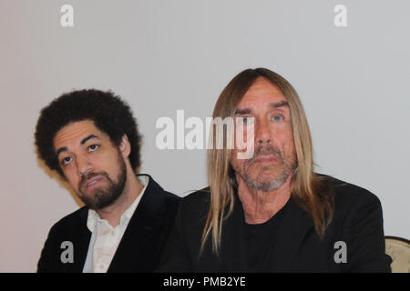 Il mouse del pericolo, Iggy Pop al 'oro' conferenza stampa svoltasi il 5 dicembre 2016 presso il Four Seasons Hotel di Beverly Hills, la California. Nessun tabloid. No USA di vendite per trenta giorni di origination. Riferimento al file # 33183 019CCR per solo uso editoriale - Tutti i diritti riservati Foto Stock