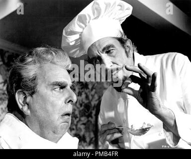 Robert Morley, Vincent Price, "teatro di sangue" (1973) United Artists Riferimento File # 33371 139THA Foto Stock