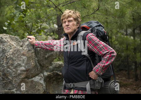 Robert Redford stelle come Bill Bryson in ampio e verde foto rilascio imminente, una passeggiata nei boschi. Foto Stock