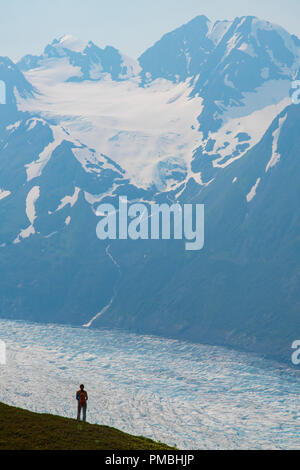 Viaggio zaino in spalla per il Ghiacciaio Spencer banco, Chugach National Forest, Alaska. Foto Stock