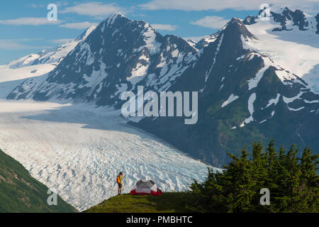 Viaggio zaino in spalla per il Ghiacciaio Spencer banco, Chugach National Forest, Alaska. Foto Stock