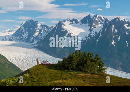 Viaggio zaino in spalla per il Ghiacciaio Spencer banco, Chugach National Forest, Alaska. Foto Stock