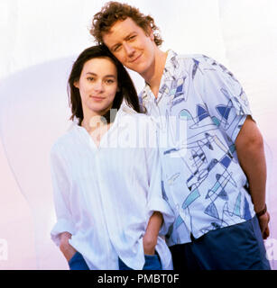 Studio Pubblicità ancora da 'Off Beat' Judge Reinhold e Meg Tilly © 1986 Touchstone Film Tutti i diritti riservati Riferimento File # 32914 161THA per solo uso editoriale Foto Stock